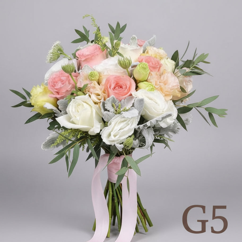 粉白玫瑰花球 配襟花一個 G5