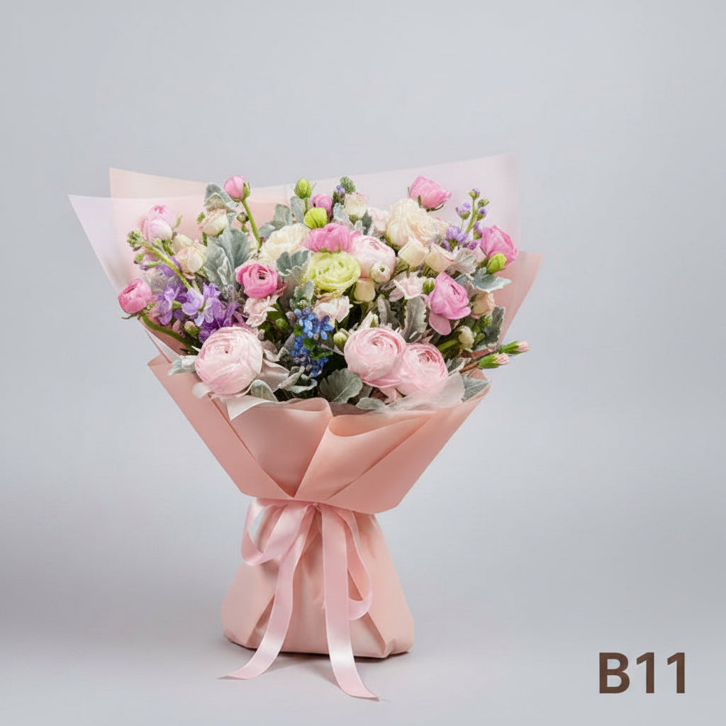 粉色小牡丹小玫瑰花束